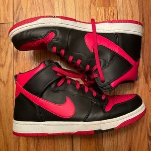 Nike Red & Black / Mens: Size: 11